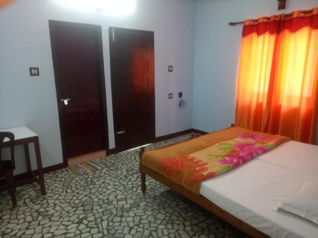 מונאר Marayoor Tourist Home מראה חיצוני תמונה